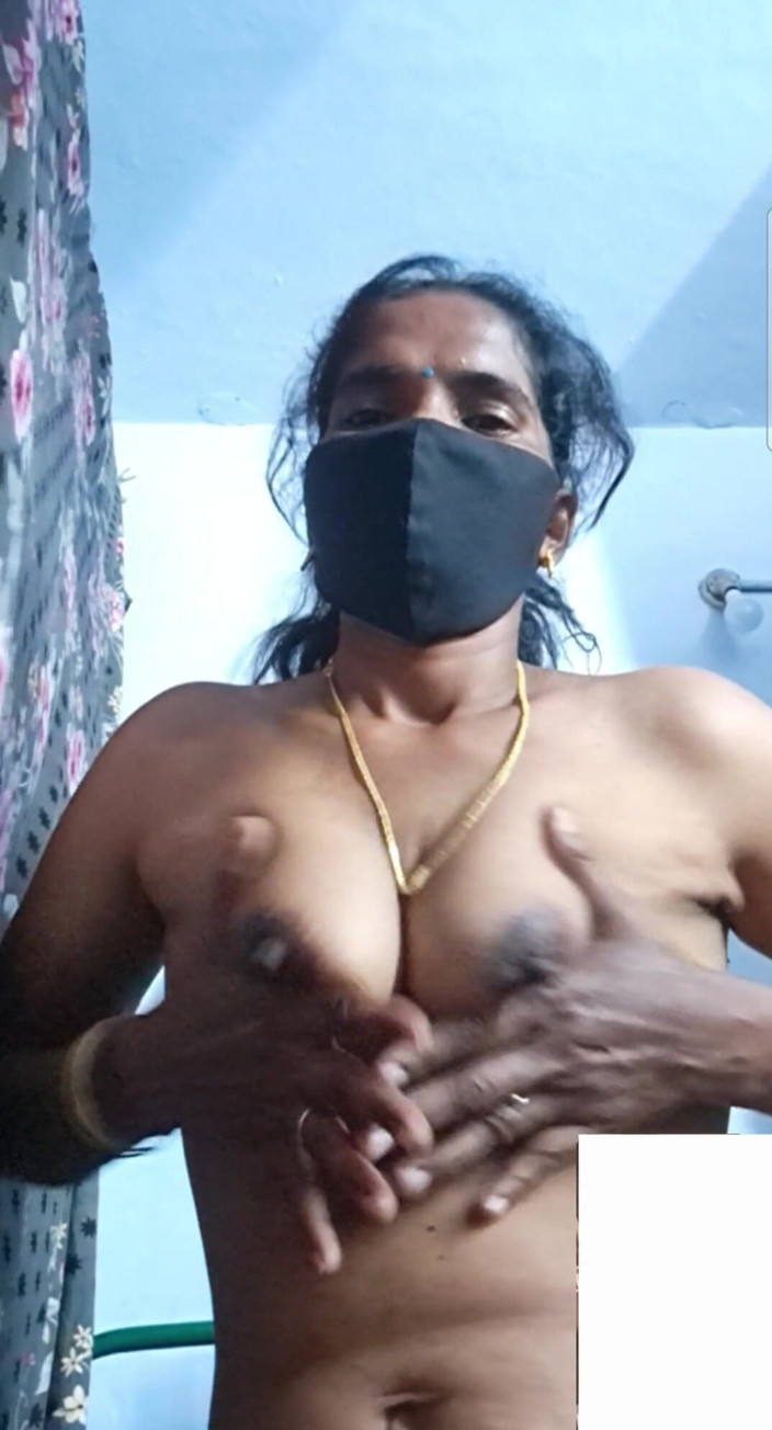 Jayaselvi: Tamil tante Rode innerlijke videogespreksdienst