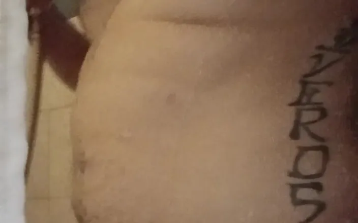 Putona rica: Masturbating in Bathroom