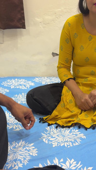 Cylinder de do bhaiya pls- istri tetangga india yang hot banget dientot sama teman kantornya dengan silinder, dan memeknya berbulu dicrot silinder