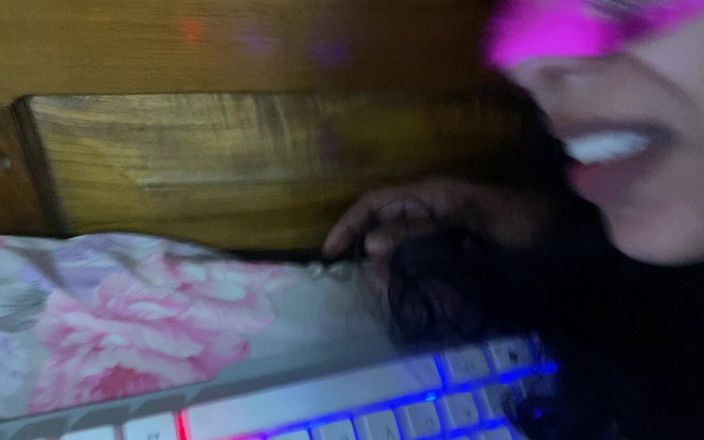 Arabicqueen: Un joli couple excité baise après une sortie de husban