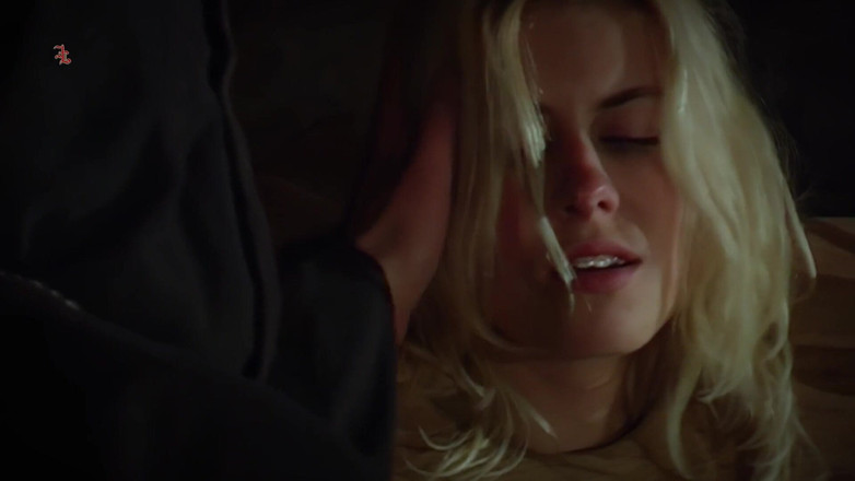 Inquisition and prison world: Söt blond kökspiga blir piskad och stönar i smärta och...