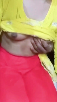 Mahasiswi imut ini ngentot pantat bu dosennya dengan ngentot kaus kaki bu gurunya sendiri