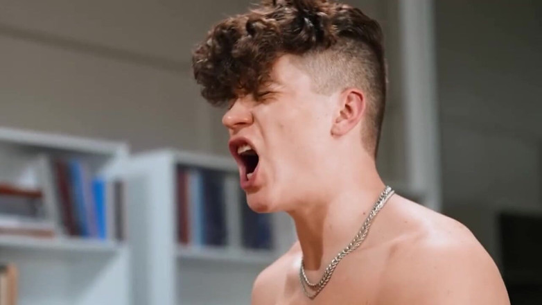 Twink pop studio: Twinkpop - Joey Mills chỉ cố gắng quyến rũ những người...