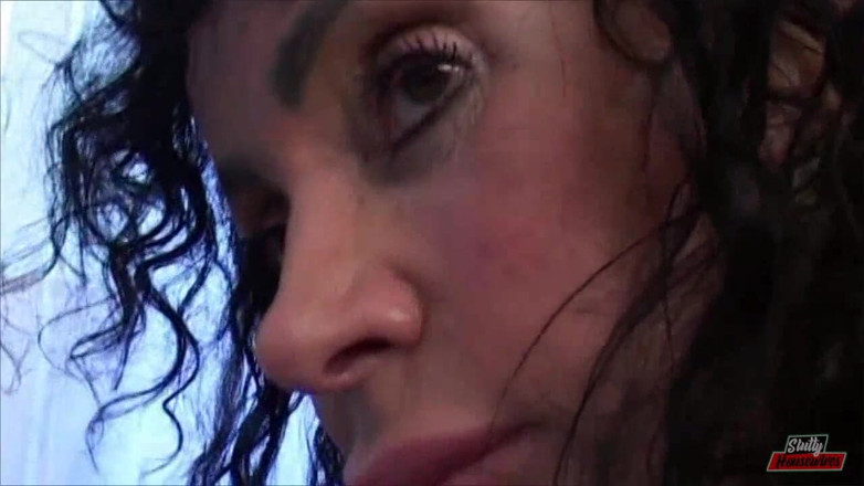 Vere Casalinghe Italia.: Big titted brunette gets banged in the bathroom
