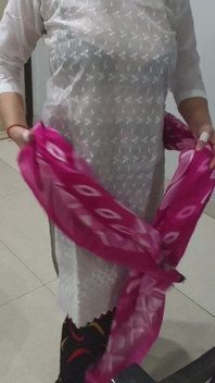 Sąsiad uderzył jej gorąceGo Bhabhi i zerżnął jej cipkę