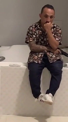Eating Her Ass and Giving Her Piss to Drink thumbnail