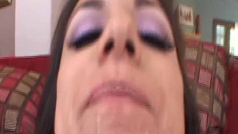 VHS-Vixxxen: Devasa penisi onun deliğine derinlemesine deliniyor