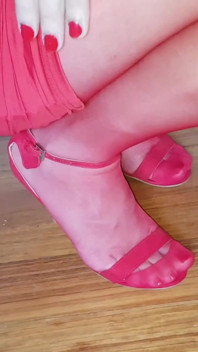 Dani Leg es la dama de rojo