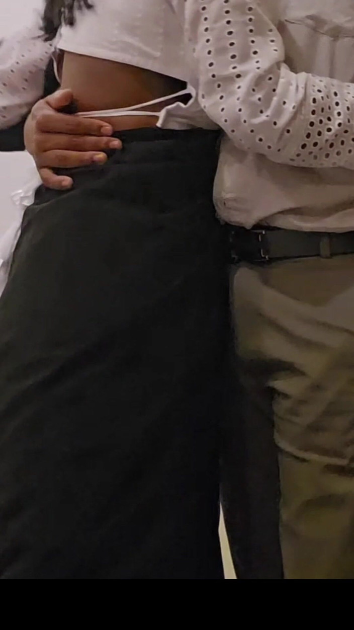 SafeRosebush8: 热门情侣性爱视频在一天内被传播