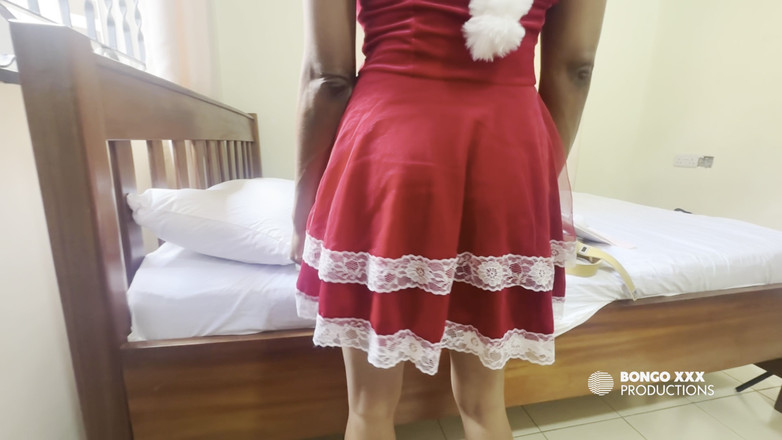 BongoXXX: Bunica purta costumul de iepuraș de Crăciun ca să o...