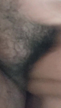 통통한 MILF, 샤워 중 자위