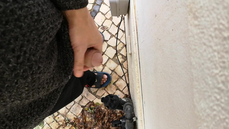 Rafael Torreano: Guy Filming Himself Wanking Outside From Eye View Perspective