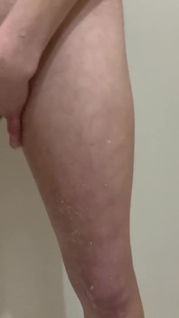 Holím si kundičku ve sprše před svým přítelem