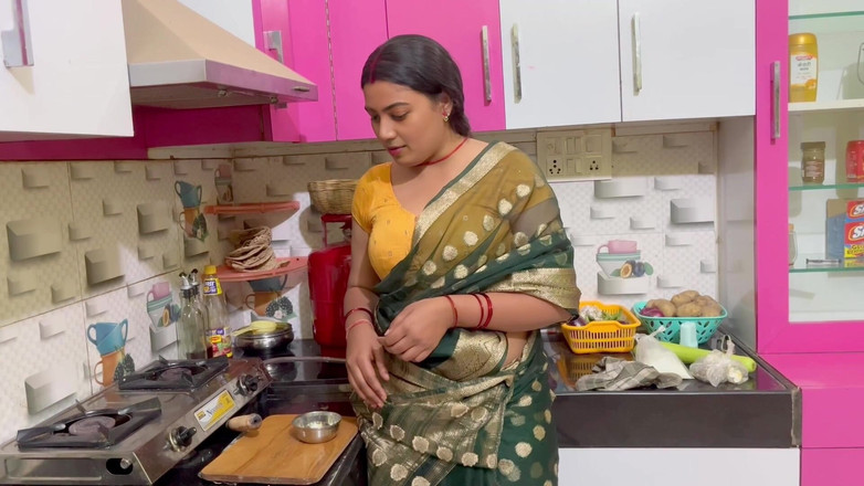 Hotty_ragini: Ich ficke meine stiefmutter hart, stiefmutter vermisse meinen stiefvater, also...