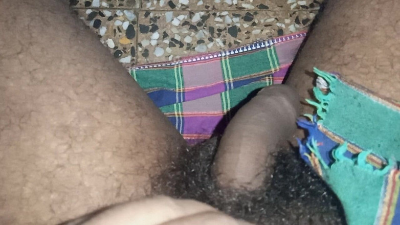 Hungry cliff: Dubai boy bathroom masturbiert mit küssen