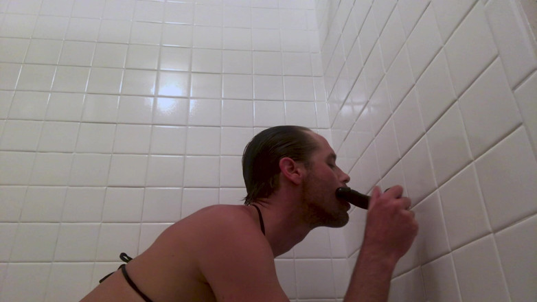Cam Crest: Crossdresser Showers with a Dildo