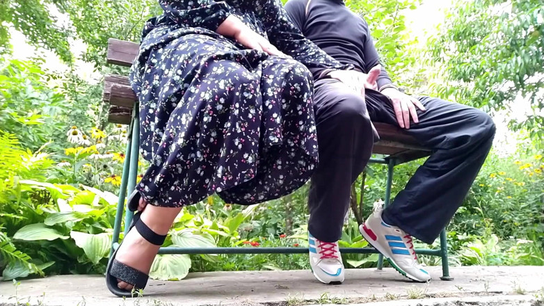 OurFetishLife: แม่เลี้ยงของฉันชอบดูดถุงยางอนามัยเวลาที่น้ําของฉันอยู่ในถุงยาง