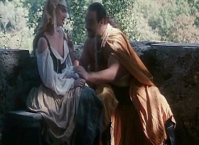 Fetish World: Roztomilá blonďatá kočka bušila do zadku