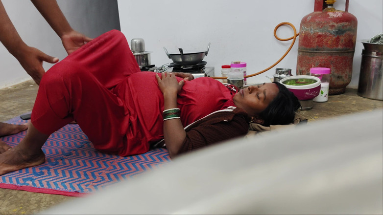 Premi pooja: Desi Aunty Today Night Sex - the Village Bhabhi Woke up...