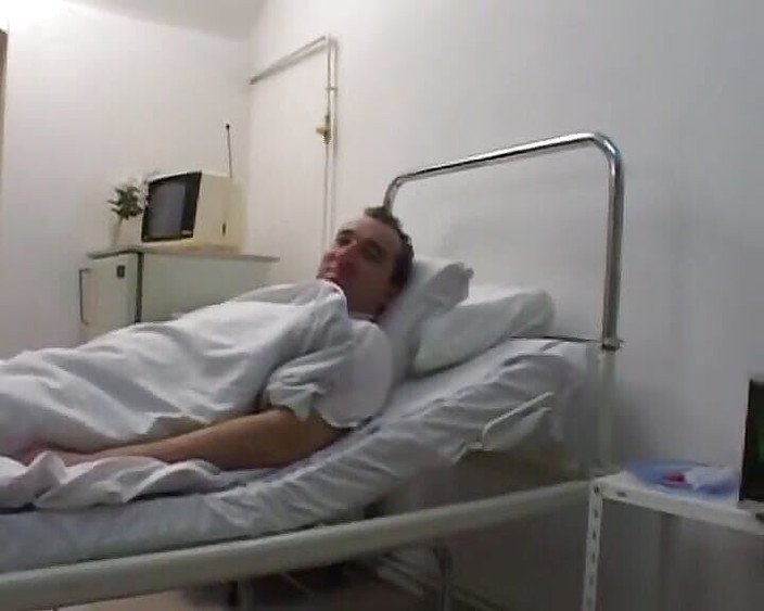 Enjoy German porn: Těhotná německá holka tvrdě šuká v místnosti