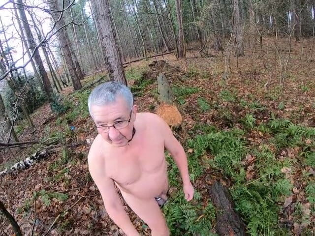 Andy: Vibrator în pădure