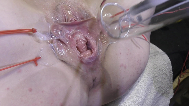 deep keely: Chatte Écartée De Près, Baisant Avec Une Lampe 1000 Watts