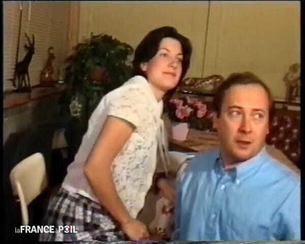 French Family Secrets: Una studentessa scarsamente concentrata più disposti a scopare!
