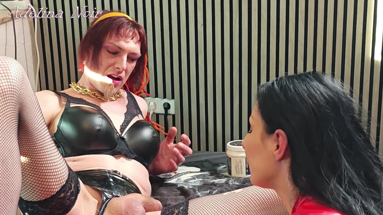 FISTINGQUEEN: Podwójne zaciśnięcie się z Pani Lucianą i Adeliną Noir