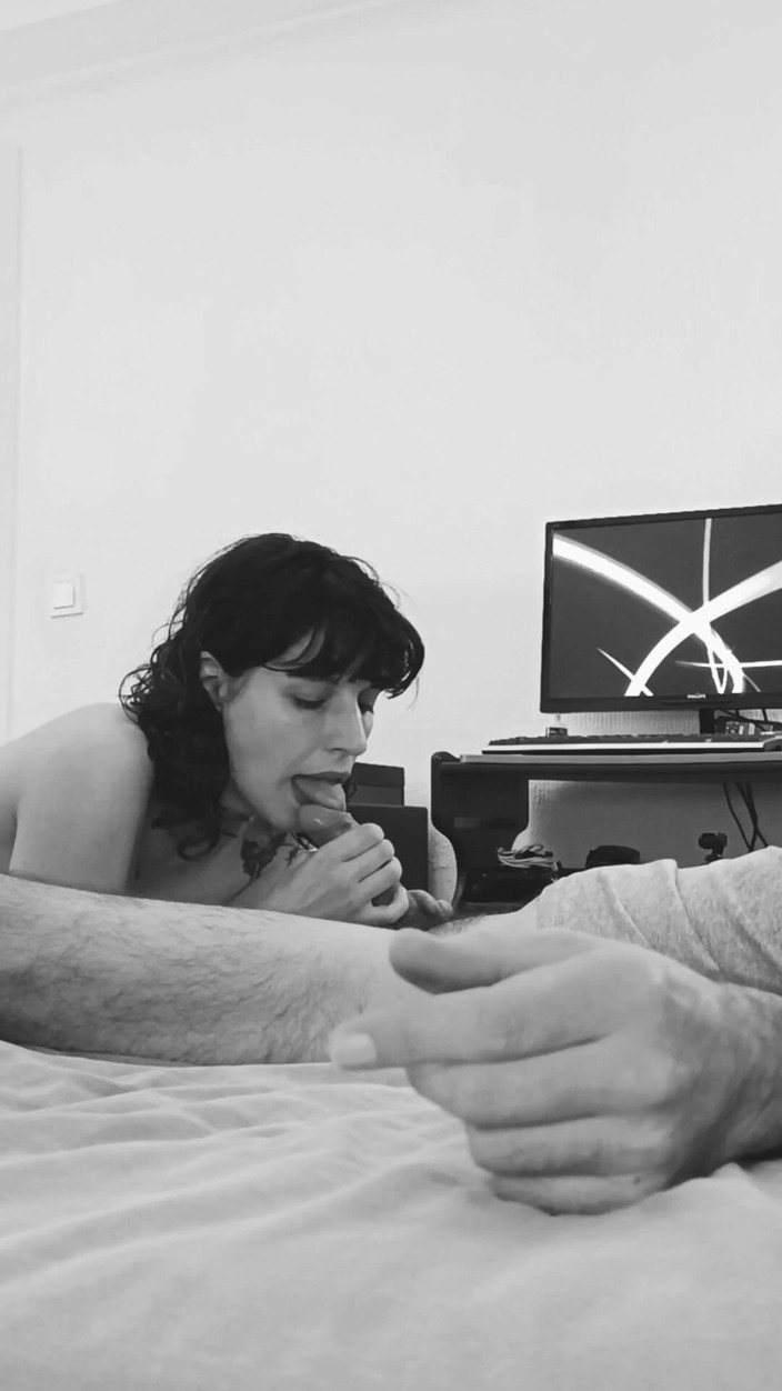 Akasha7: Sucking Cock Before Bed Leaves Me Very Relaxed, Tell Me...