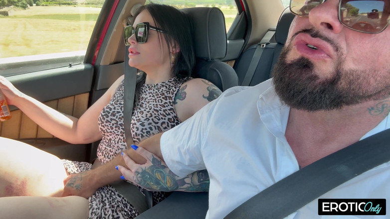 EroticOnlyClips: Lovec děvky je ošukaný nadrženou milf děvkou - total role reversal
