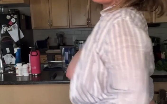 Avril Showers: Went Live Yesterday Afternoon to Show My Tits off. 1