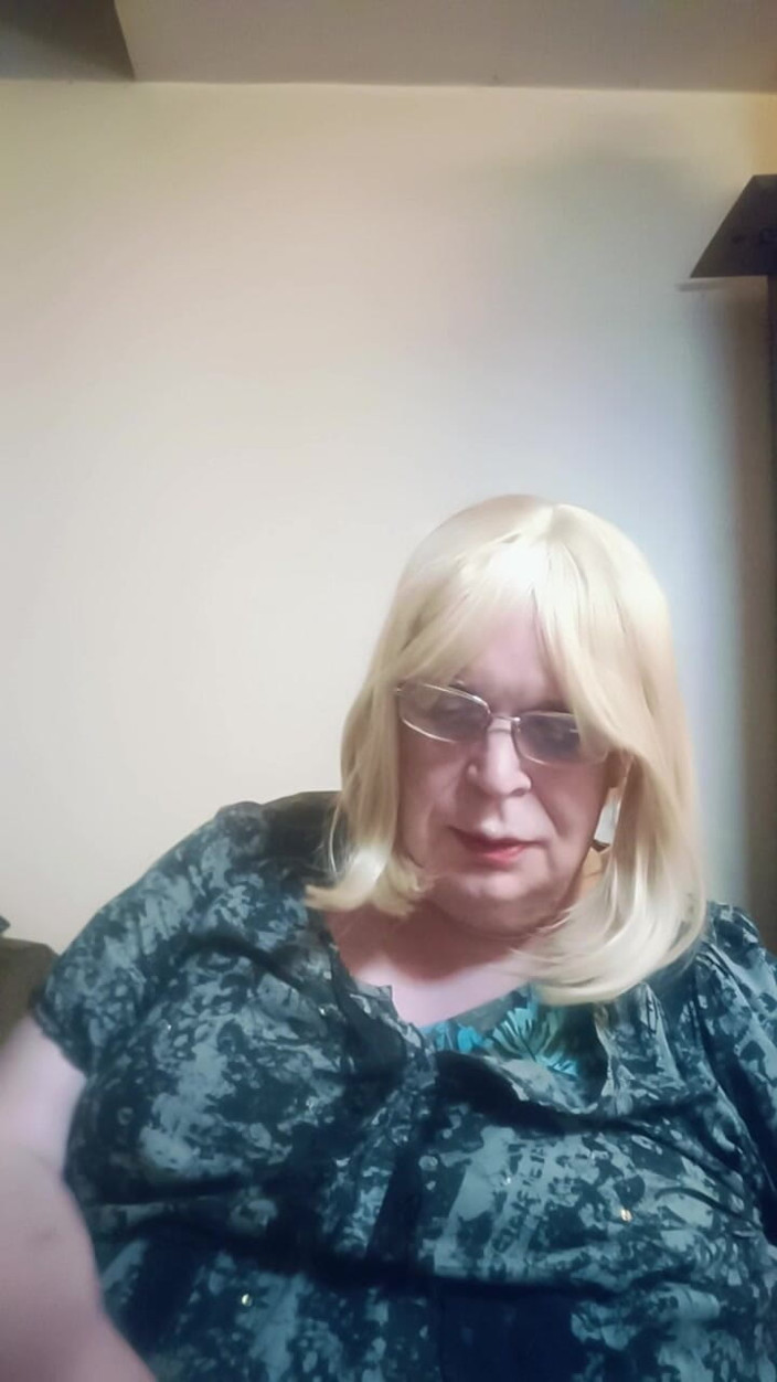 Stephanie-Nicole-TV: Reviewing Some New Toys.