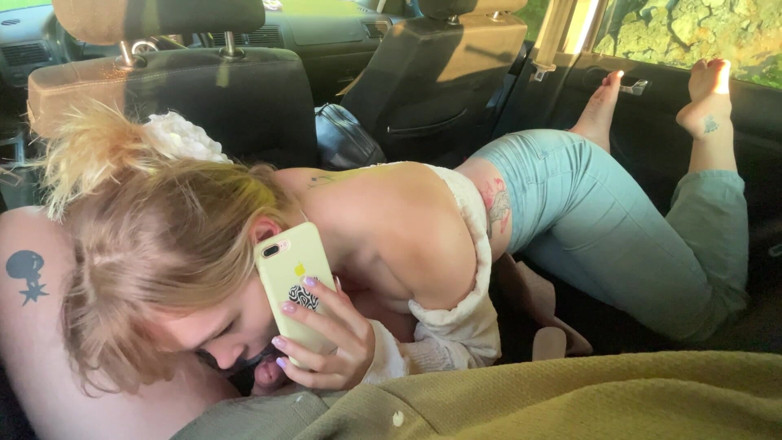 HotPrincessUA: Venkovní kouření a footjob: podvádění s BFF
