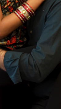 Hintli büyük zenci yarağı patronu ofiste seksi büyük göğüslerini ve büyük götlü rukhsara'sını sikiyor
