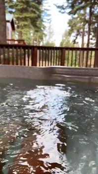 Owłosione nogi w wannie z hydromasażem Brookecaseyxxx