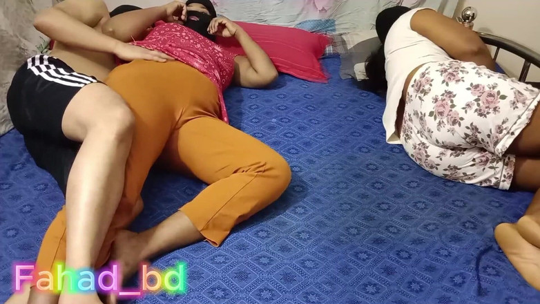 Fahad_bd: Fodendo minha esposa sexy na frente da meia-irmã Sali 3 three...