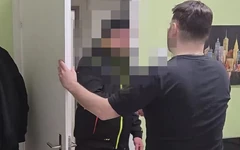 Hetero getrouwde installateur overtuigd om een pijpbeurt te krijgen