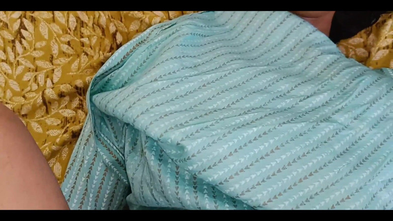 YOURAMRITA04: Gorąca indyjska przyrodnia siostra Desi była trudno jebanie na pieska...