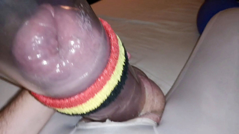 Monster_Meat_: 젖탱이를 가지고 노는 운 좋은 남자