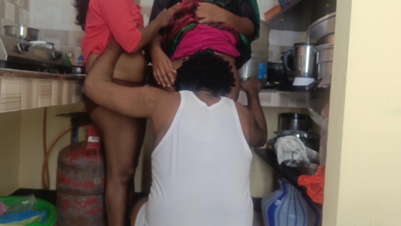 Palani69: Vizinha Batchelor curtindo sexo a três com mulheres casadas e...