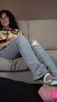Footstool peribadi Bethany - (dreamgirls dalam stoking)