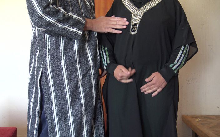 Souzan Halabi: Marido francês quer compartilhar sua esposa peluda de corno argelino