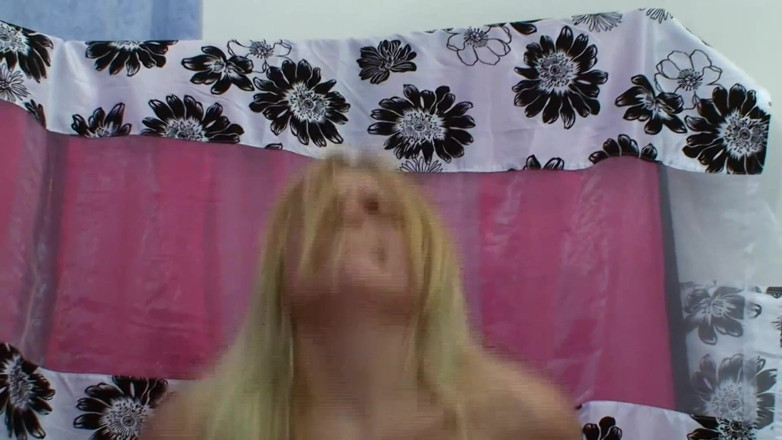 Erotic Pleasure: Nejžhavější blondýnka, která kdy měla tvrdý sex na posteli