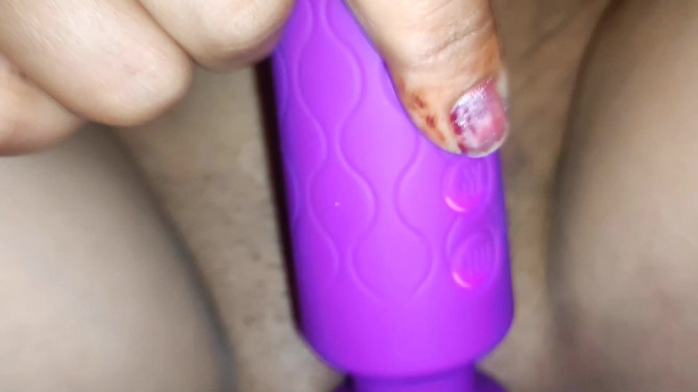 StreetPalyBoy: Hindi Neha per la prima volta nella figa del vibratore...