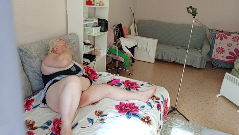Zona901: Üvey anne işten sonra rahatlıyor