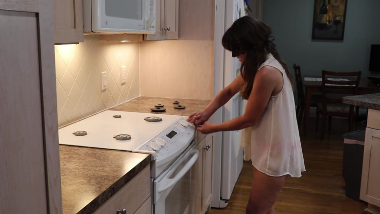 Azure Sky Films: Sandra Moore (TMS-19) milf amateur poesje neuken tieten spelen schoonmaakplicht
