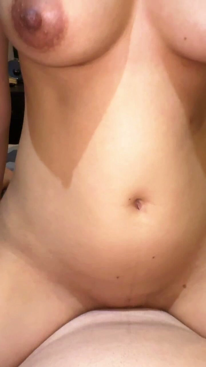 yourdreamgirl2003: Reverse Riding Model She Likes It in All Holes and...