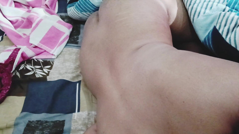 Lovebitegirl44: デシ・インマチュアのホテルの部屋でのセックスポルノ