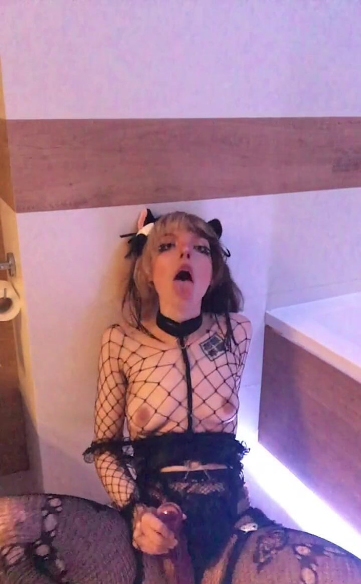 Soft Vulgar: Cute Goth Teen