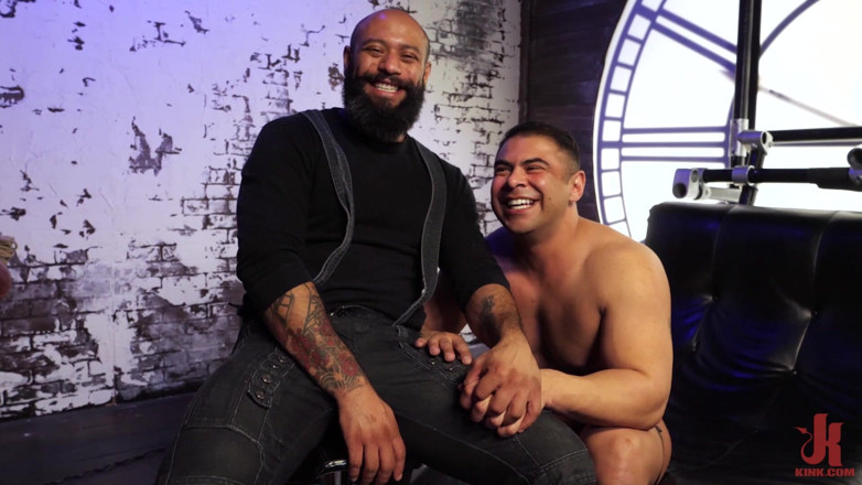 Kinky Bites Gay: Leo Forte och Draven Navarro ganska snälla knulla min rumpa &amp;få...